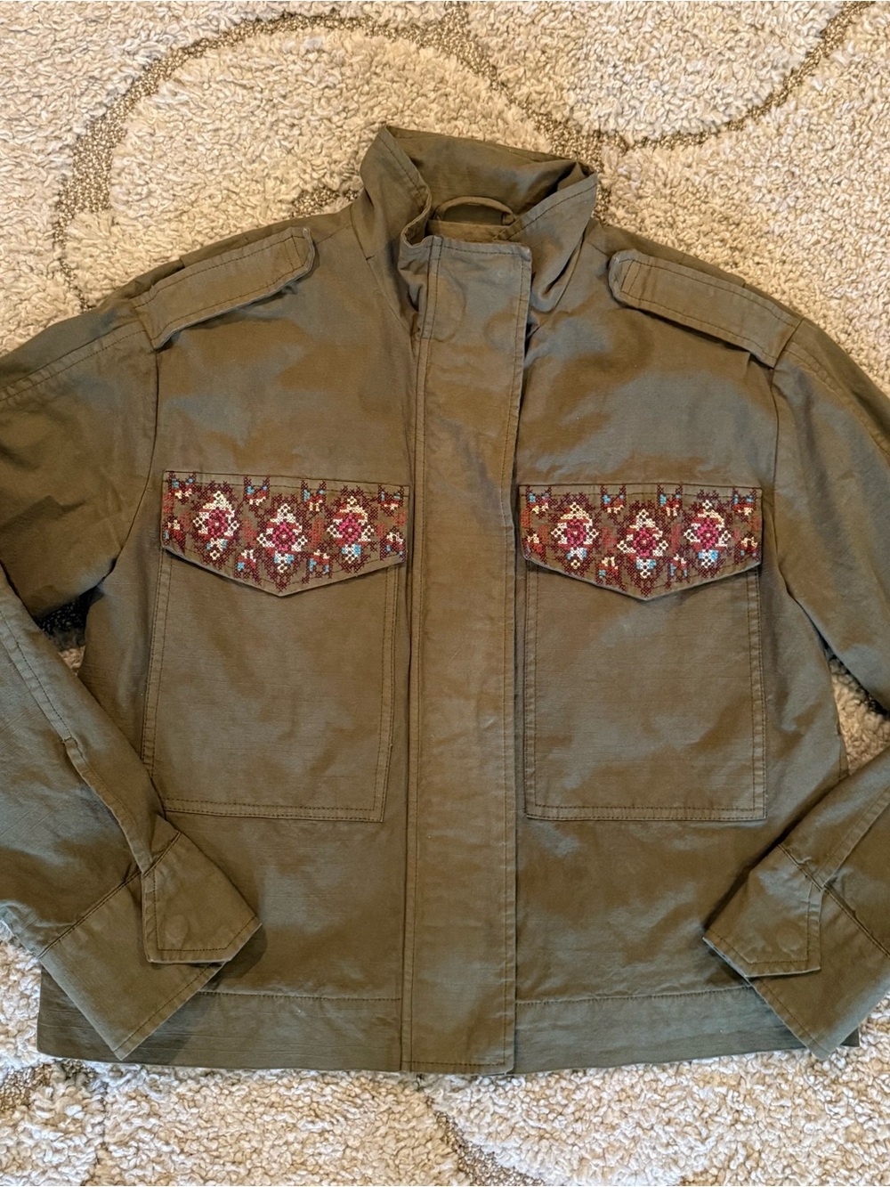 Sundance Olive Green Military-Style Women's Jacket with Embroidered Flap Pockets